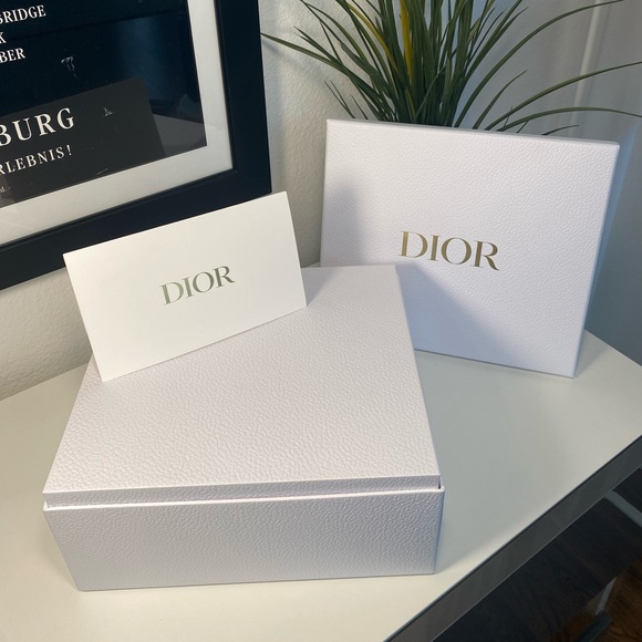 DIOR Gift Box - Picture 4 of 8